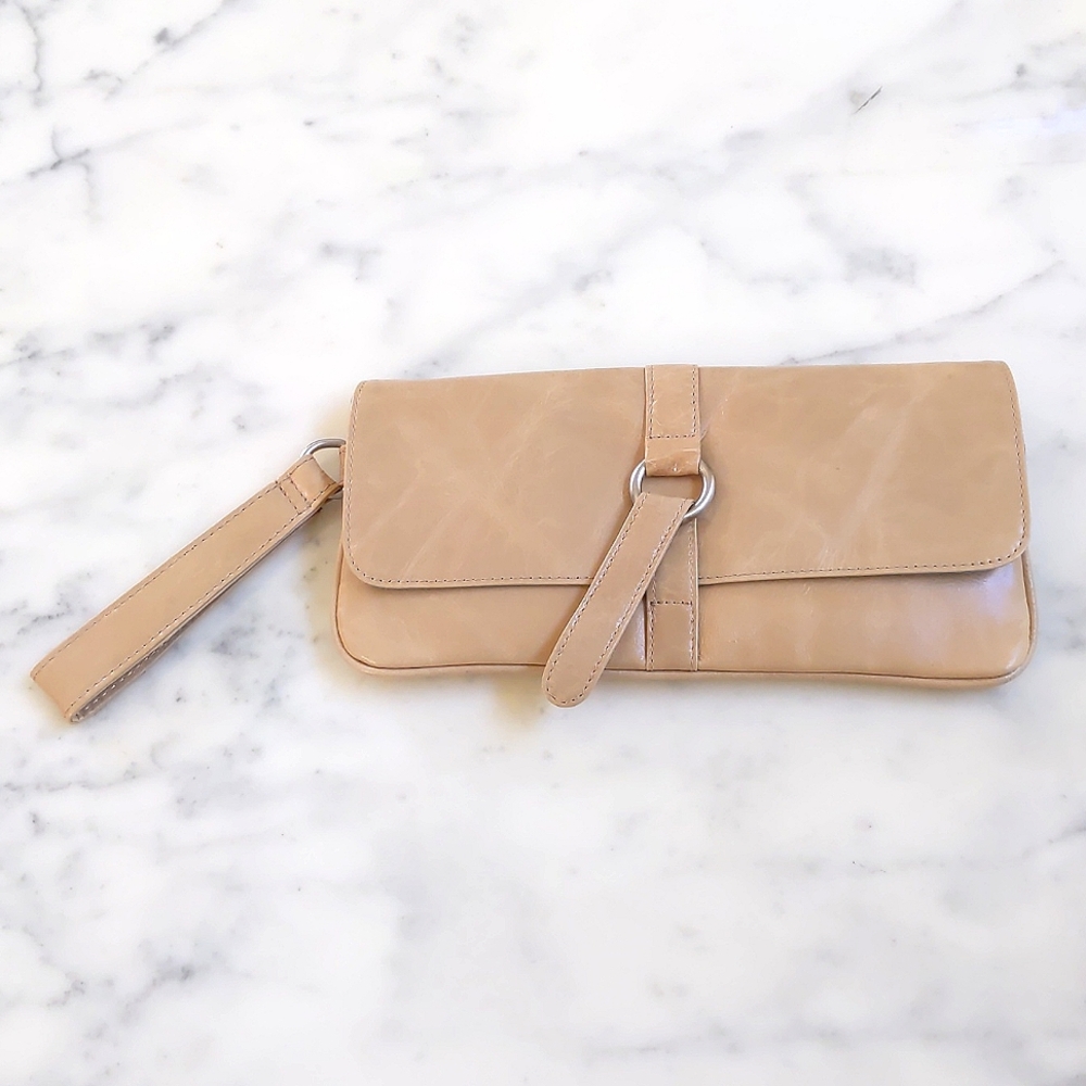 NWOT. Redfish Designs Beige Leather with Teal Interior Clutch Purse Wallet.